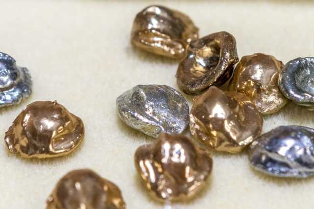 Bari, tre sorelle trasformano le orecchiette in gioielli: �Ma la pasta deve essere fatta a mano�